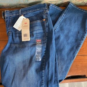 Levi Relaxed Straight Jean